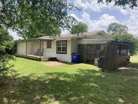 1305 E Goliad Avenue Crockett TX 75835