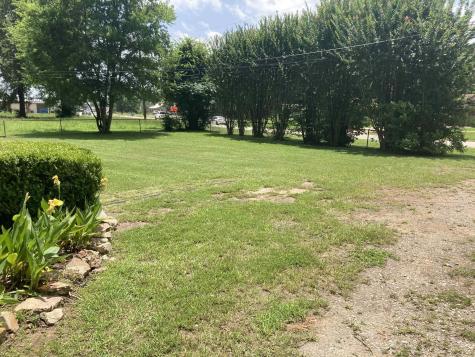 1305 E Goliad Avenue Crockett TX 75835