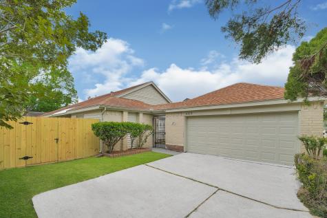 8519 Dawnridge Drive Houston TX 77071
