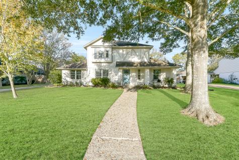 1905 Hunt Drive Friendswood TX 77546