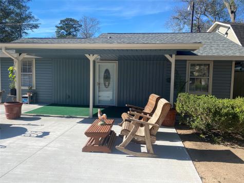 902 S Holly Avenue Cleveland TX 77327