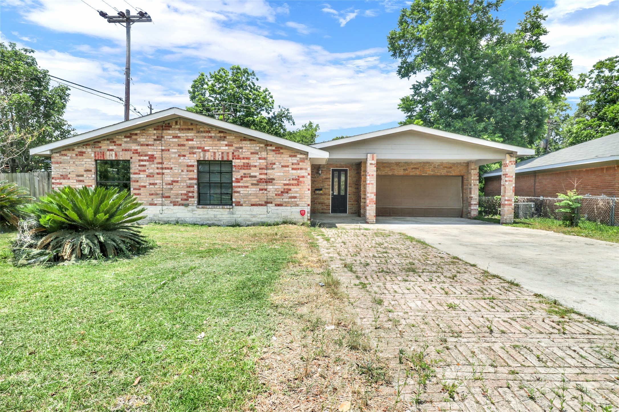 12218 Hillcroft Street Houston TX 77035