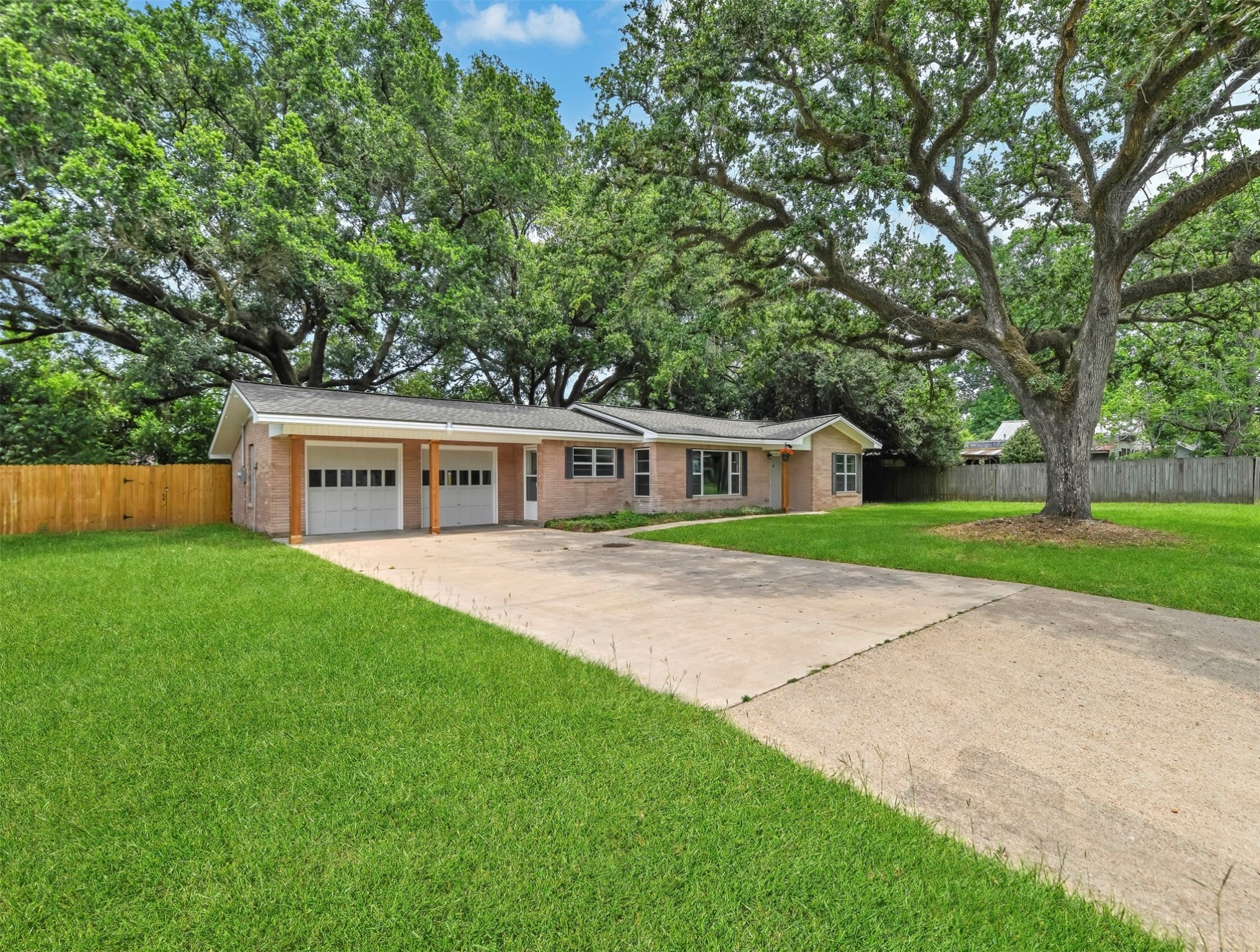 2311 Edgewood Street Liberty TX 77575