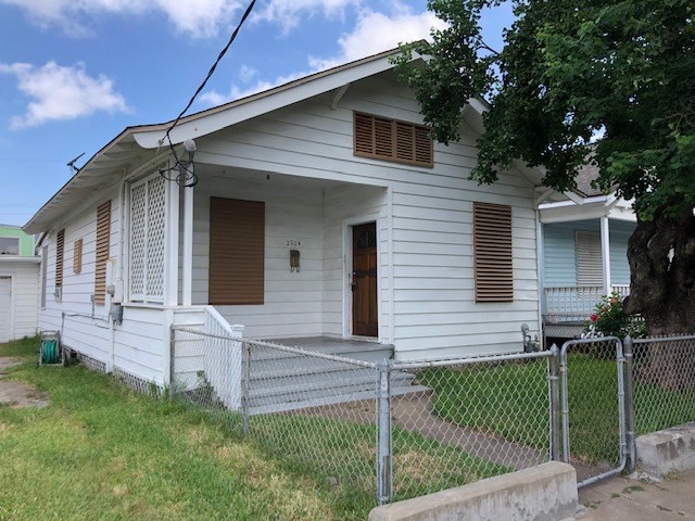 2924 Avenue Q 1/2 Galveston TX 77550