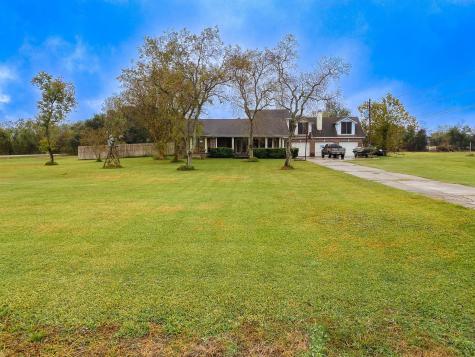 13626 County Road 282 Alvin TX 77511