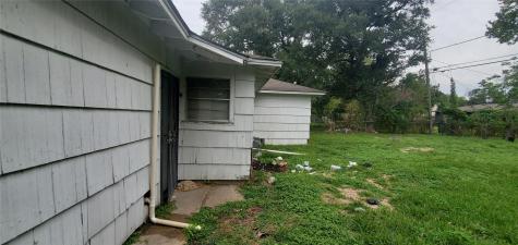 5606 Belarbor Street Houston TX 77033