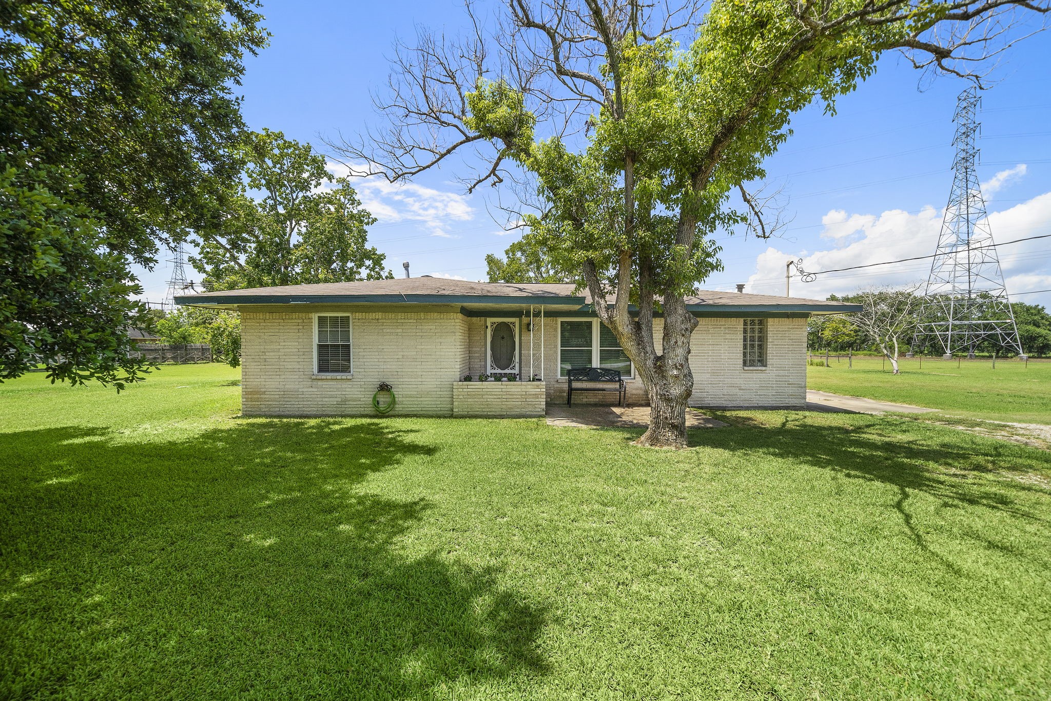 13510 4th 1/2 Street Santa Fe TX 77510