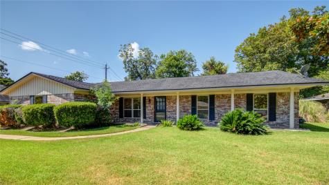 103 Oyster Bend Lane Lake Jackson TX 77566