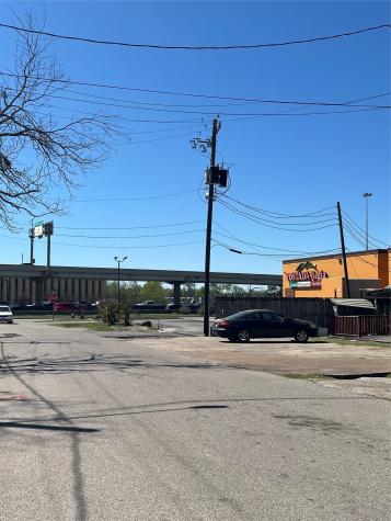 208 Oddo Street Houston TX 77022