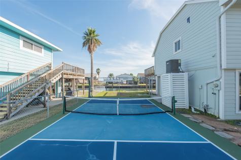 1216 Sailfish Street Bayou Vista TX 77563