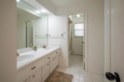 10730 Braes Bayou Drive Houston TX 77071
