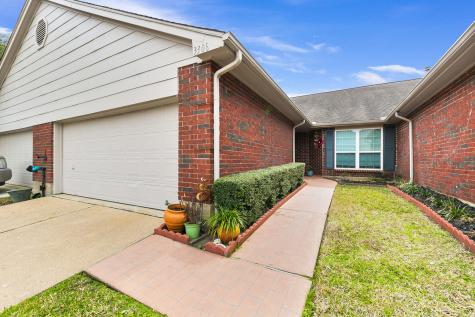 3306 Country Meadows Court Pearland TX 77584