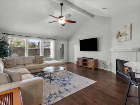 4715 Widerop Lane Friendswood TX 77546