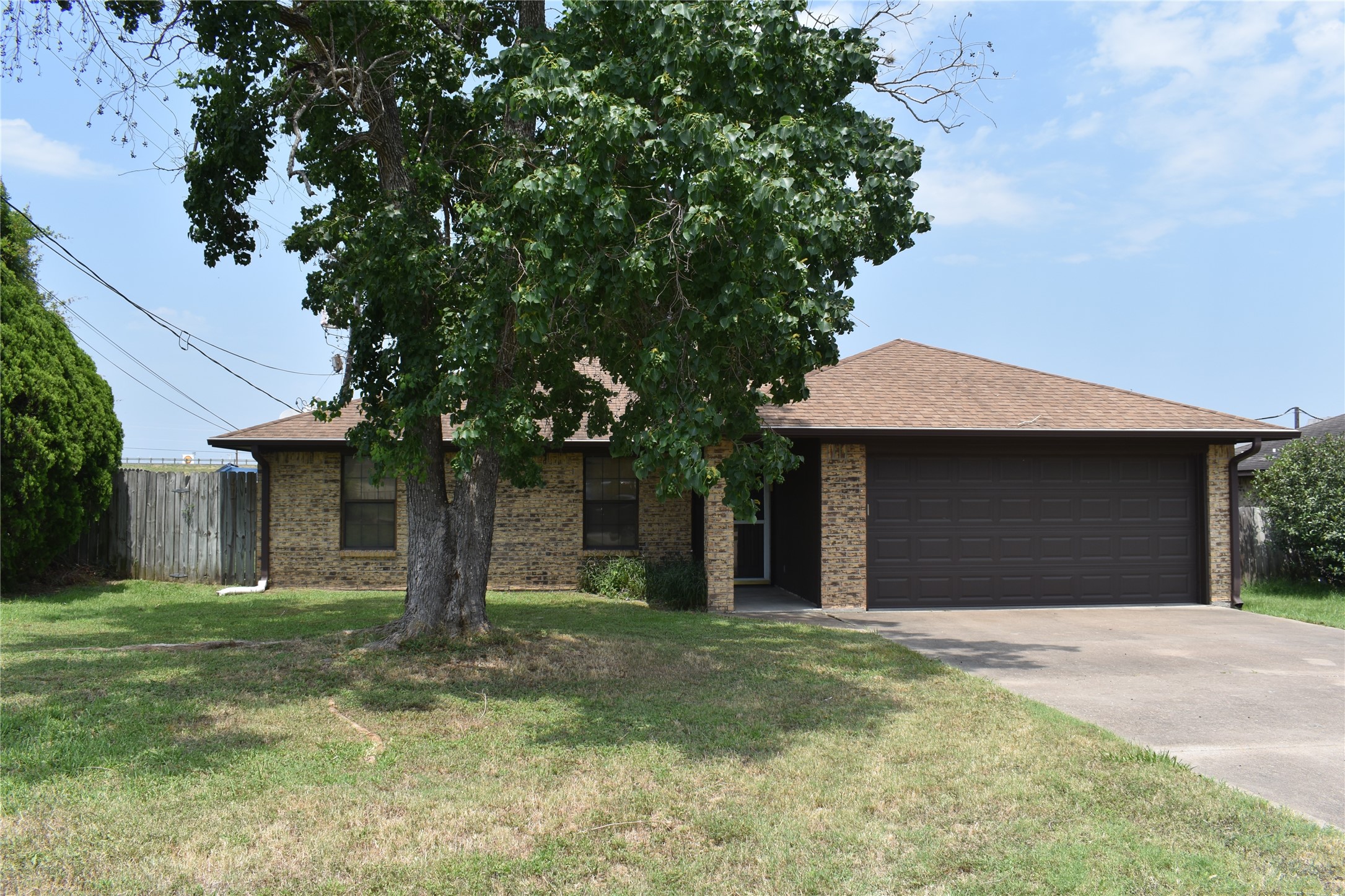 201 Blakewood Street Navasota TX 77868