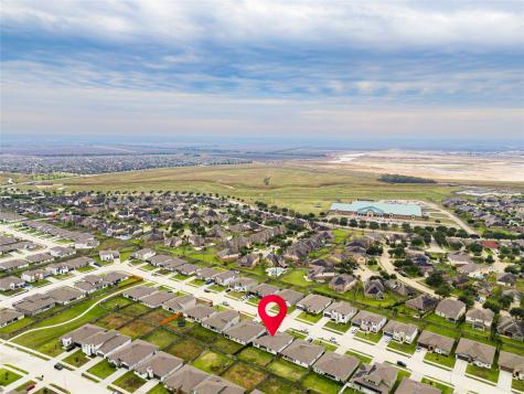 6903 Amber Cliff Lane Richmond TX 77469