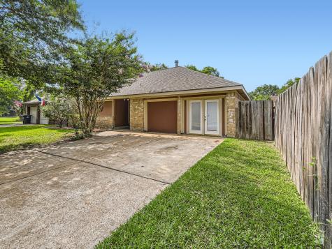 5552 Village Green Drive Katy TX 77493