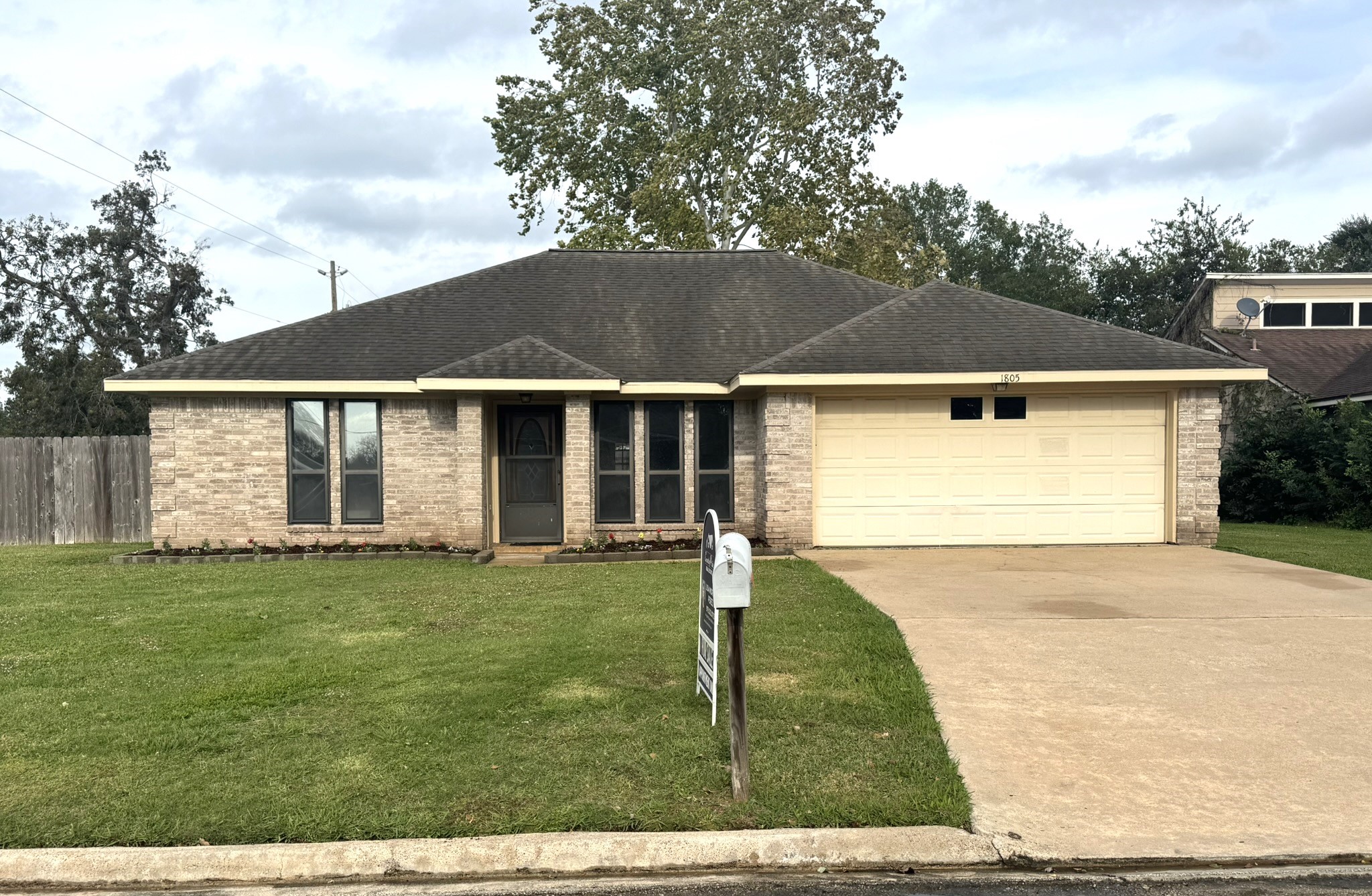 1805 Chapel Heights Drive Wharton TX 77488