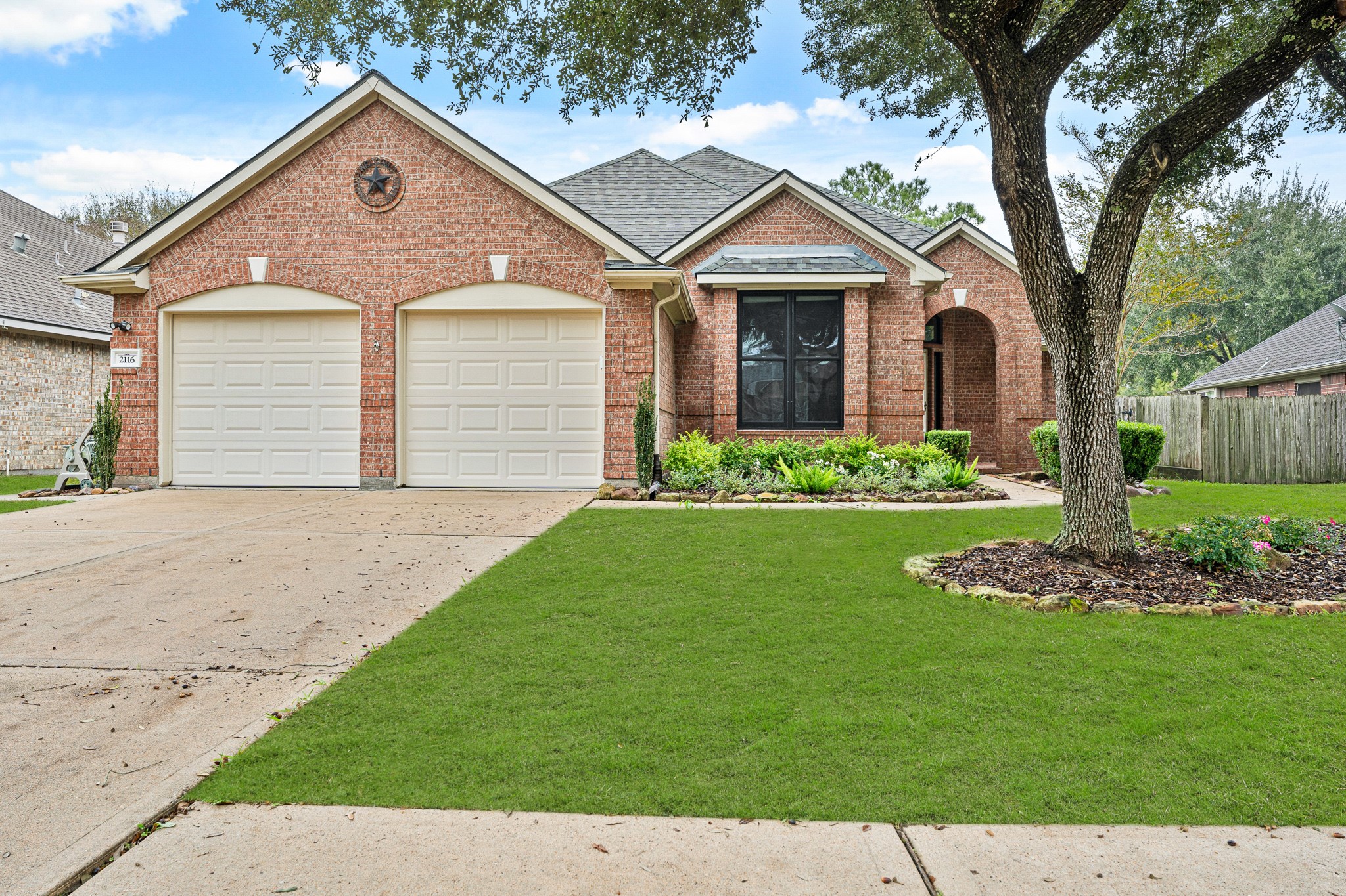 2116 Yacht Harbor Lane League City TX 77573