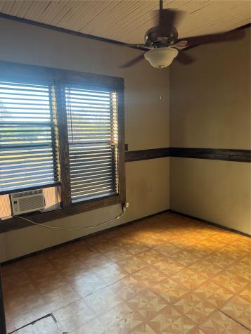 211 Martin Street Yoakum TX 77995
