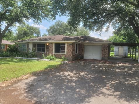 323 Agnes Street El Campo TX 77437