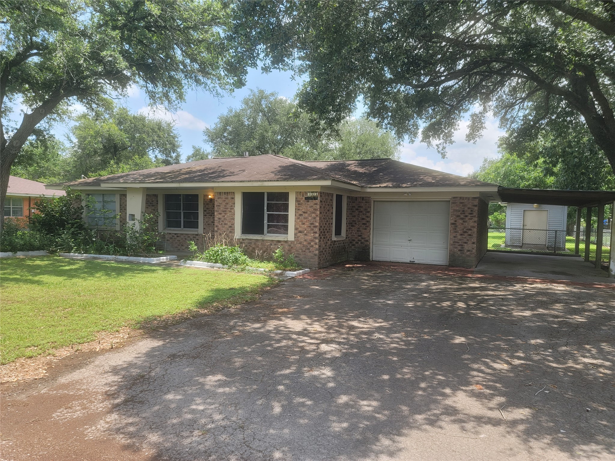 323 Agnes Street El Campo TX 77437