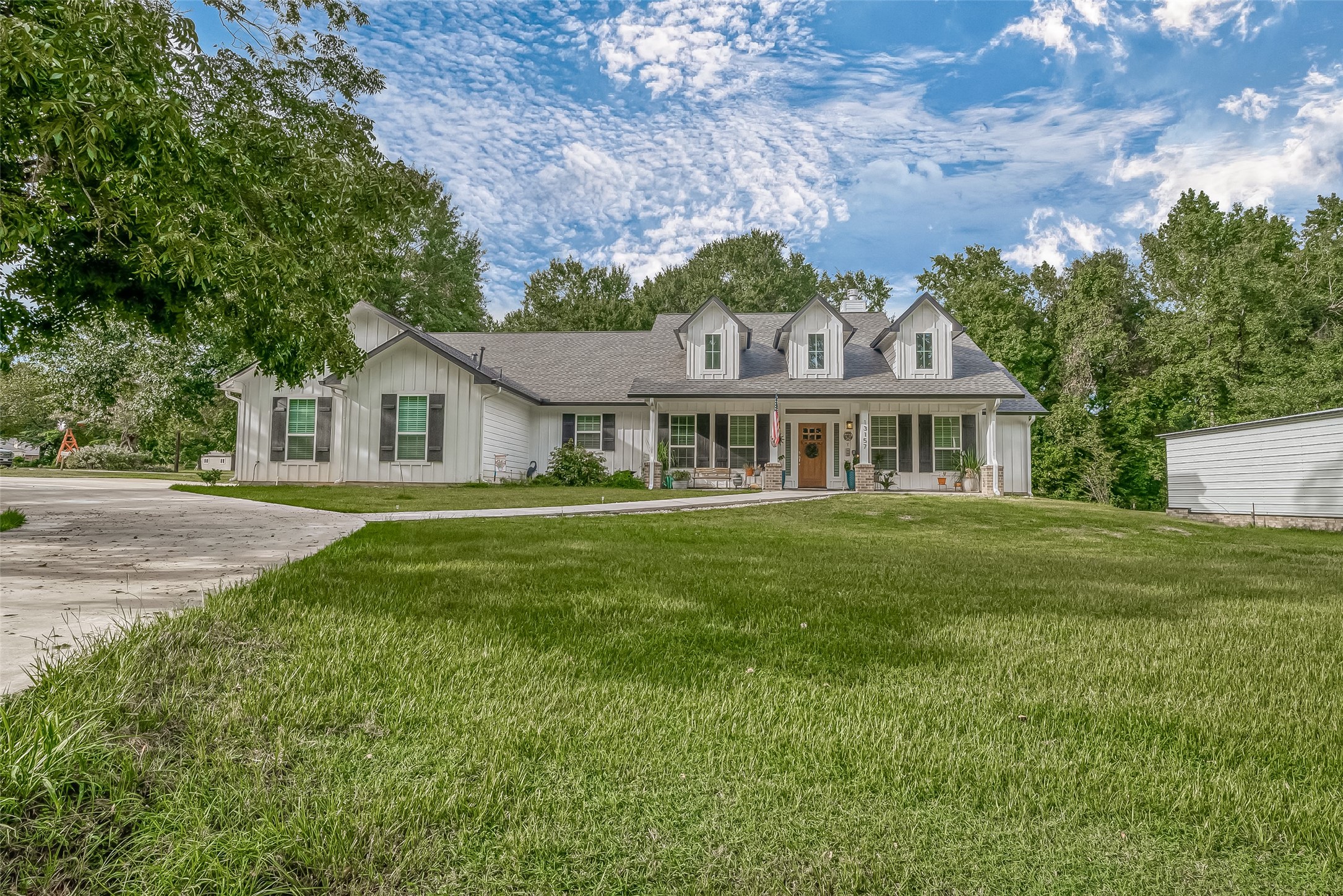 13157 Country Oak Drive Willis TX 77318