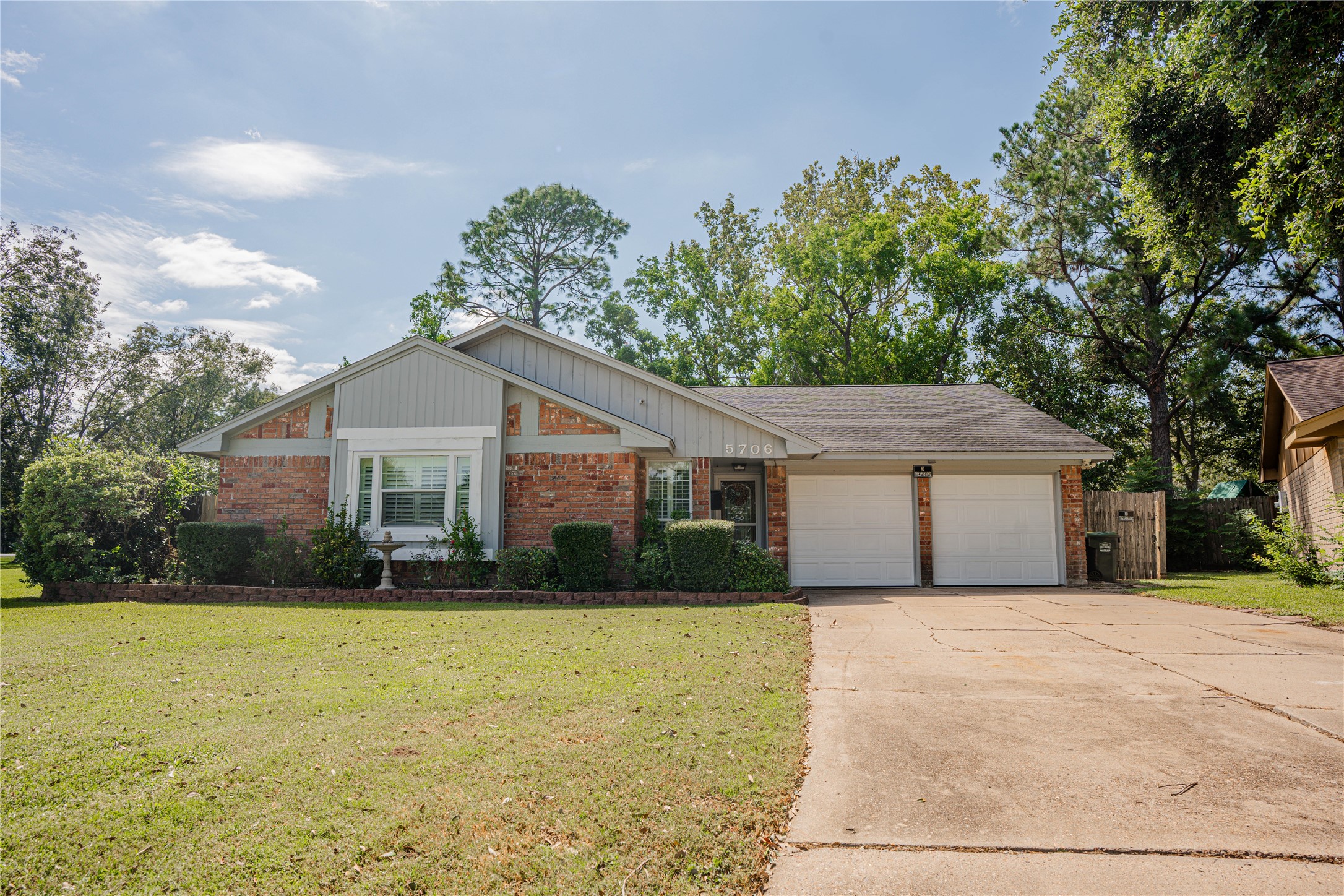5706 Woodville Lane Pearland TX 77584