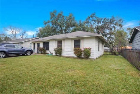 5767 Westover Street Houston TX 77033