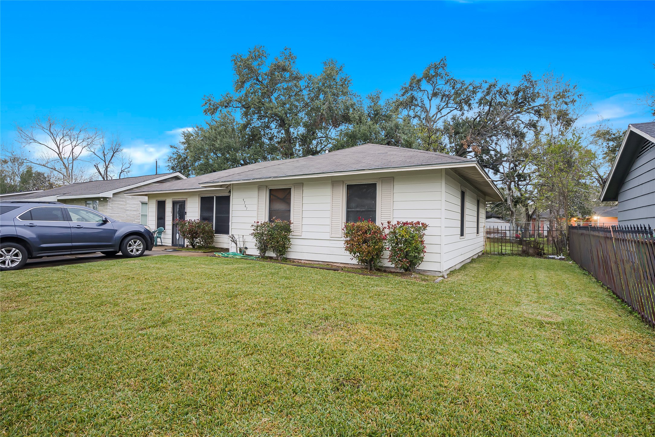 5767 Westover Street Houston TX 77033