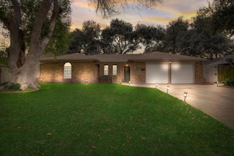 5302 Groveton Lane Pearland TX 77584