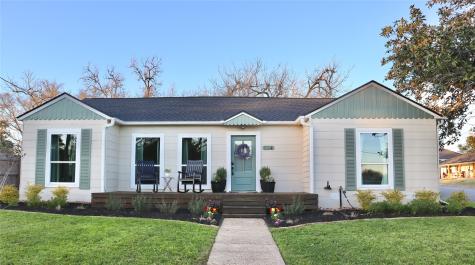 114 E Obryant Street Bellville TX 77418