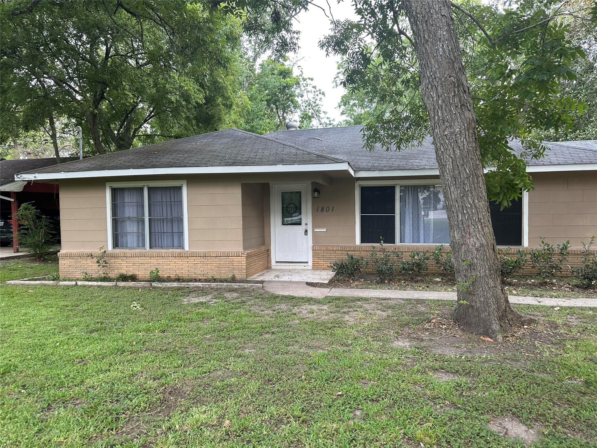 1801 Woodlawn Street Baytown TX 77520