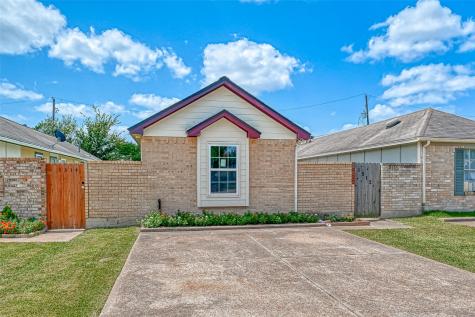 1512 Ammons Street South Houston TX 77587