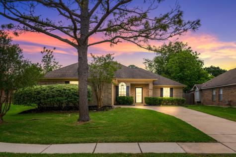 221 Chariss Glen Drive League City TX 77573