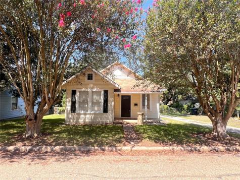 204 W Chauncy Street Brenham TX 77833