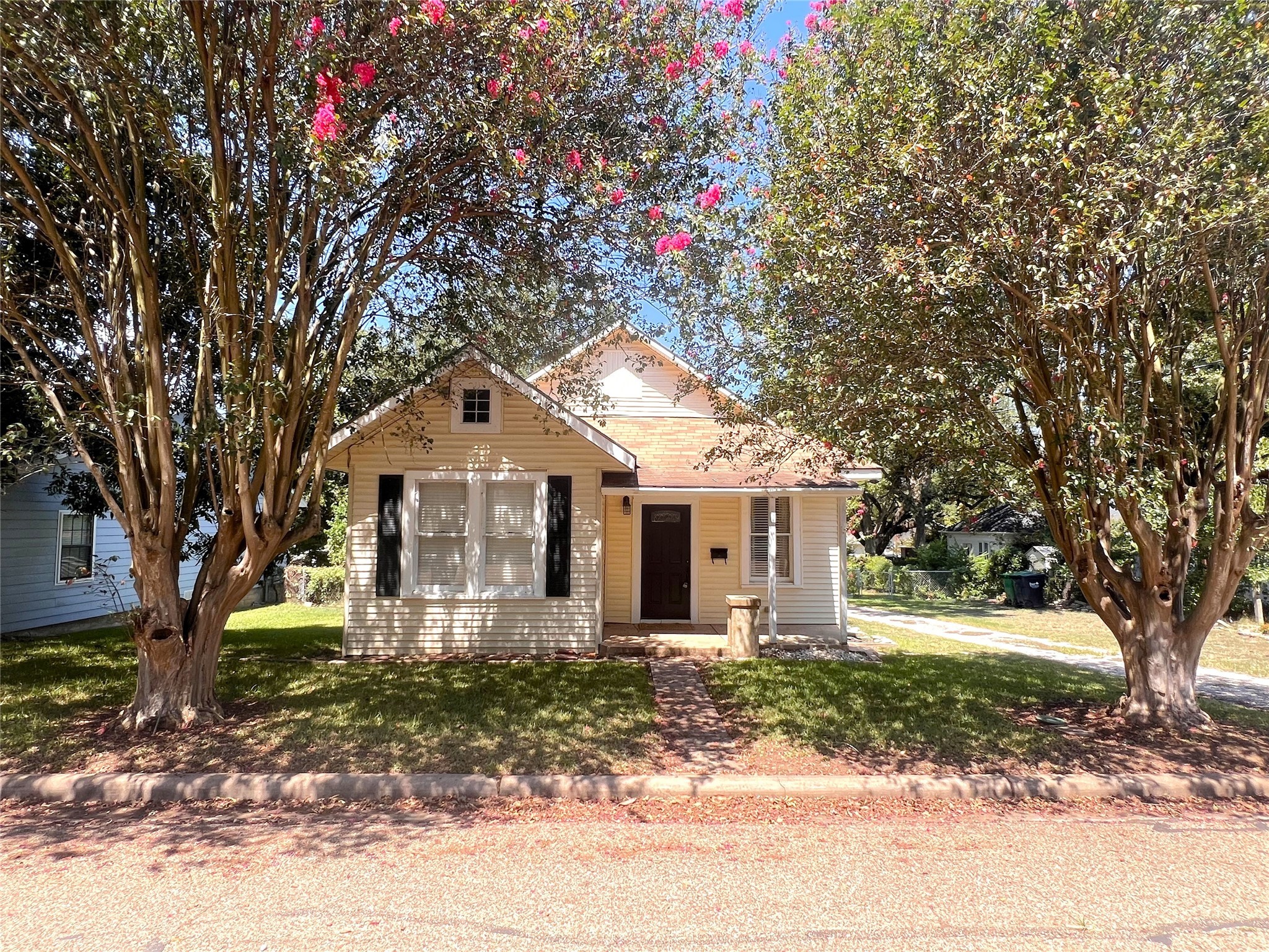 204 W Chauncy Street Brenham TX 77833