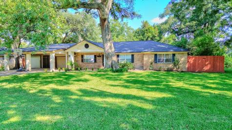 206 Sleepy Hollow Drive Lake Jackson TX 77566