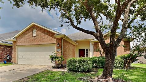2704 Calico Creek Lane Pearland TX 77584