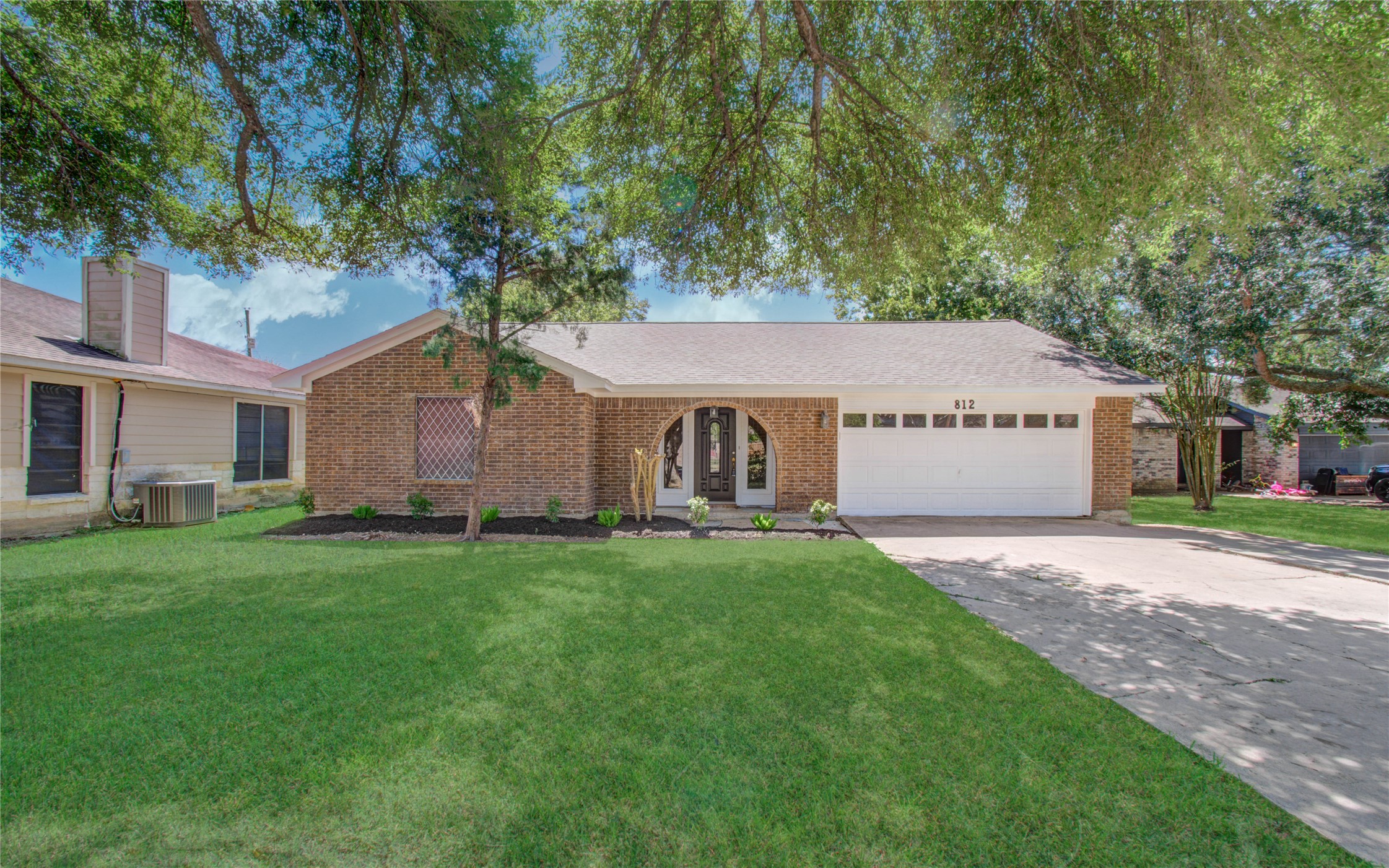 812 Molina Drive Angleton TX 77515