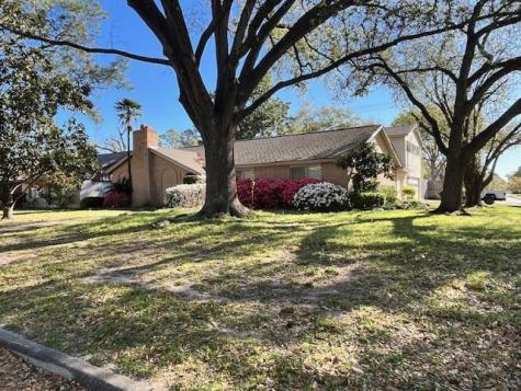2002 Shadow Bend Drive Houston TX 77043