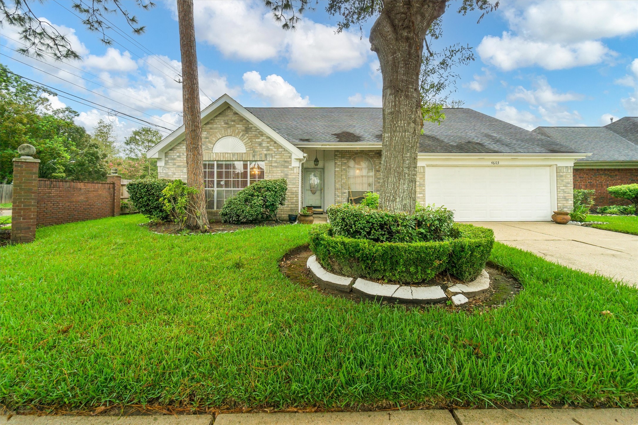 4603 Five Knolls Drive Friendswood TX 77546