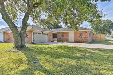 1802 Pilgrims Point Drive Friendswood TX 77546
