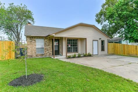 2426 13th Avenue N Texas City TX 77590