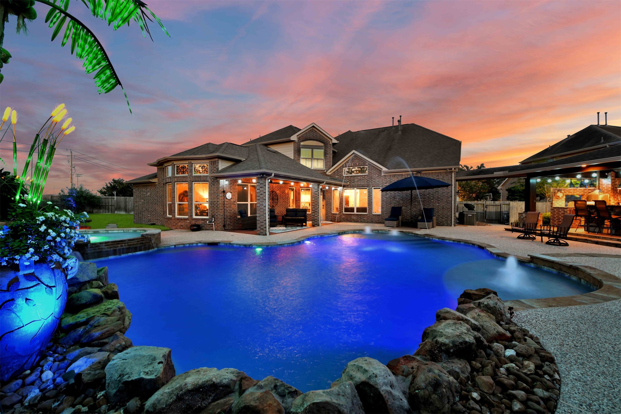 1000 Knoll Bridge Lane Friendswood TX 77546