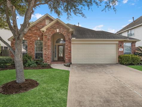 2210 Crystal Reef Lane Pearland TX 77584