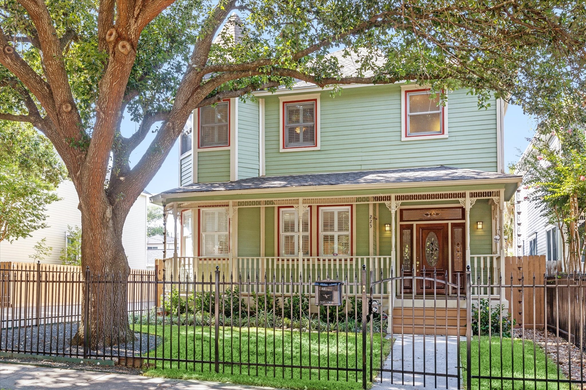 223 W 22nd Street Houston TX 77008
