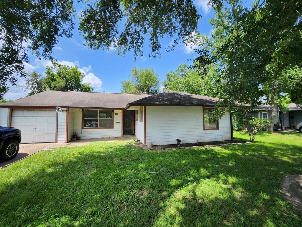 5535 Flamingo Drive Houston TX 77033