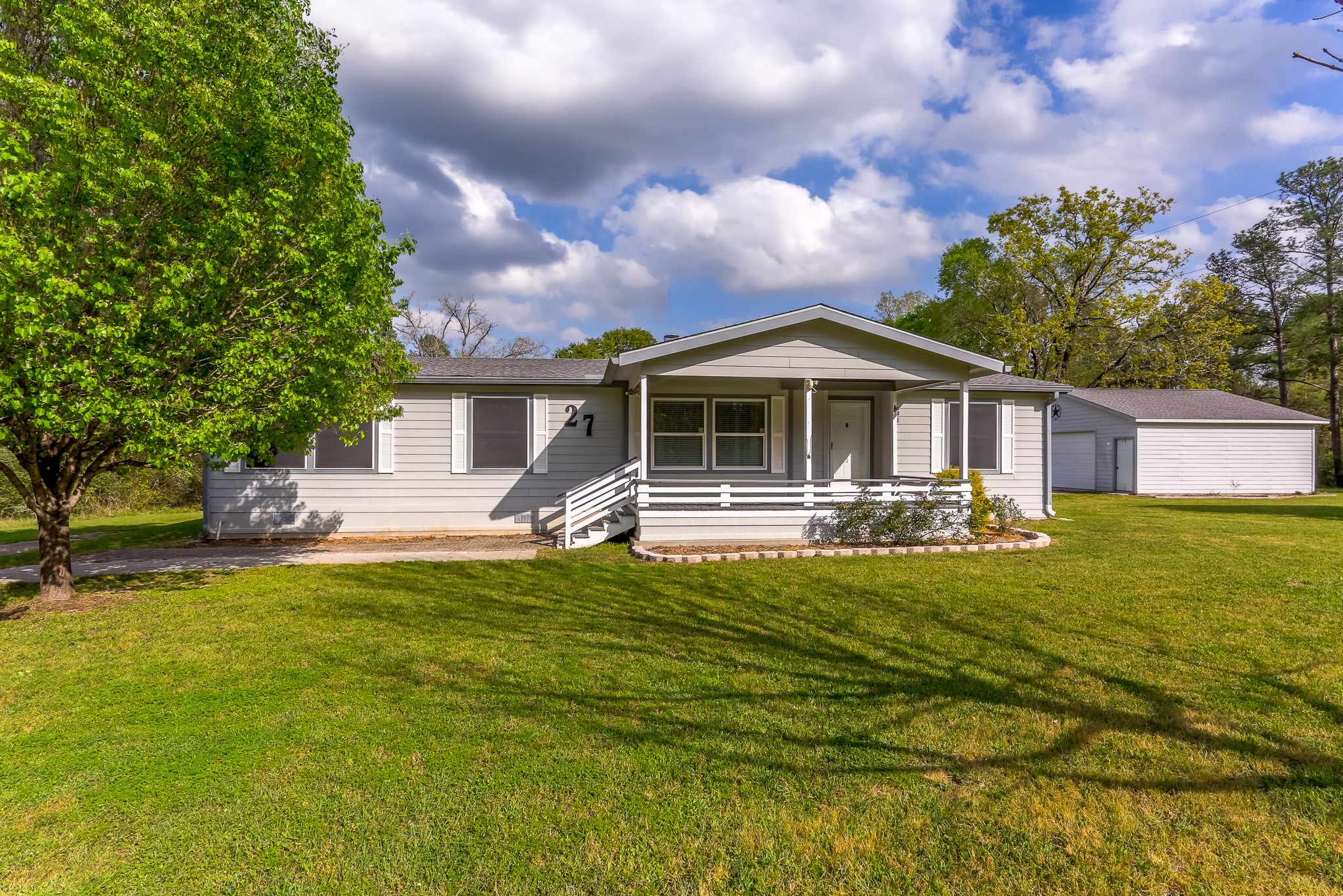 27 Hoyt Lane Huntsville TX 77320