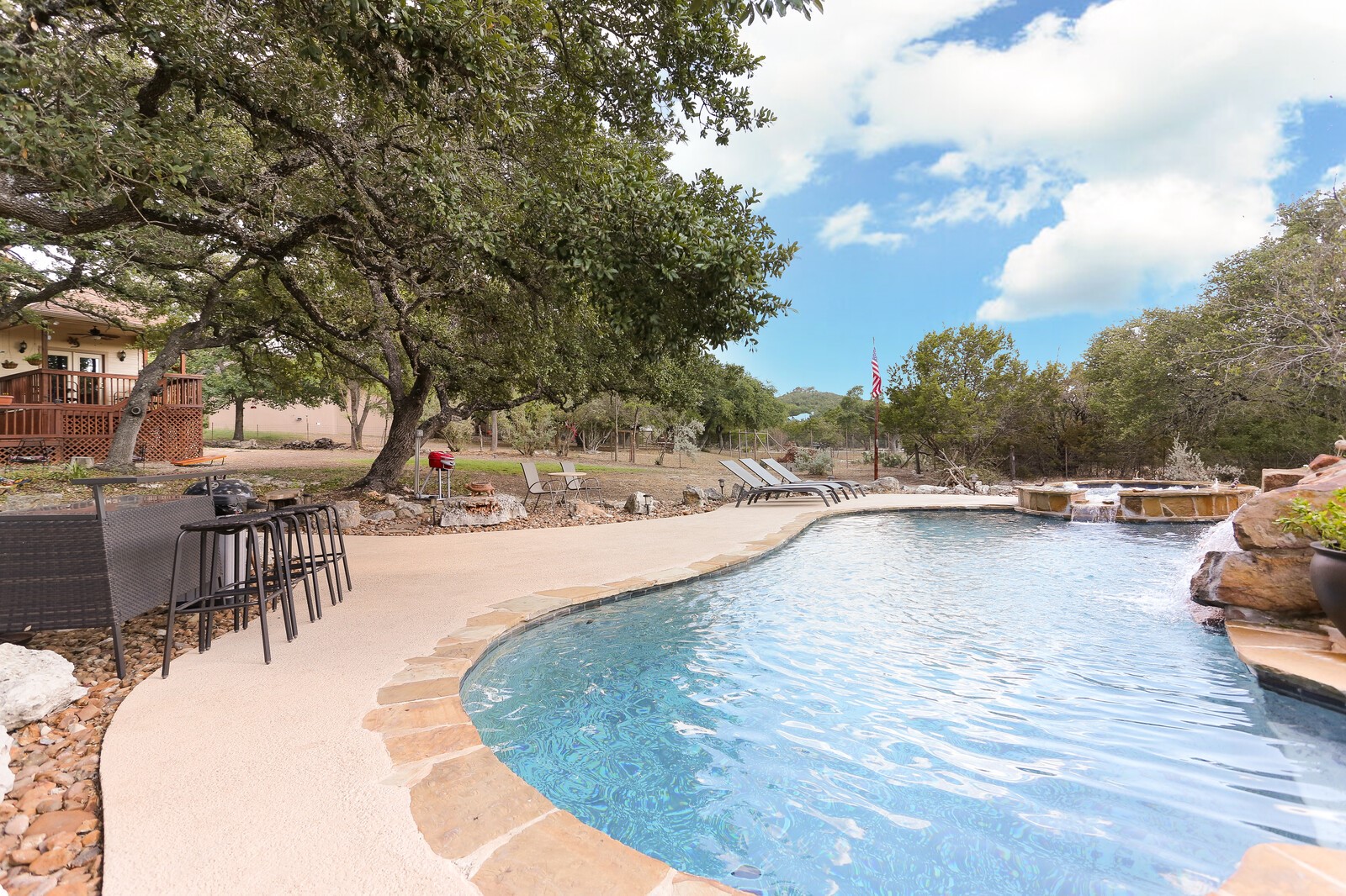 172 Schlamp Bay Canyon Lake TX 78133
