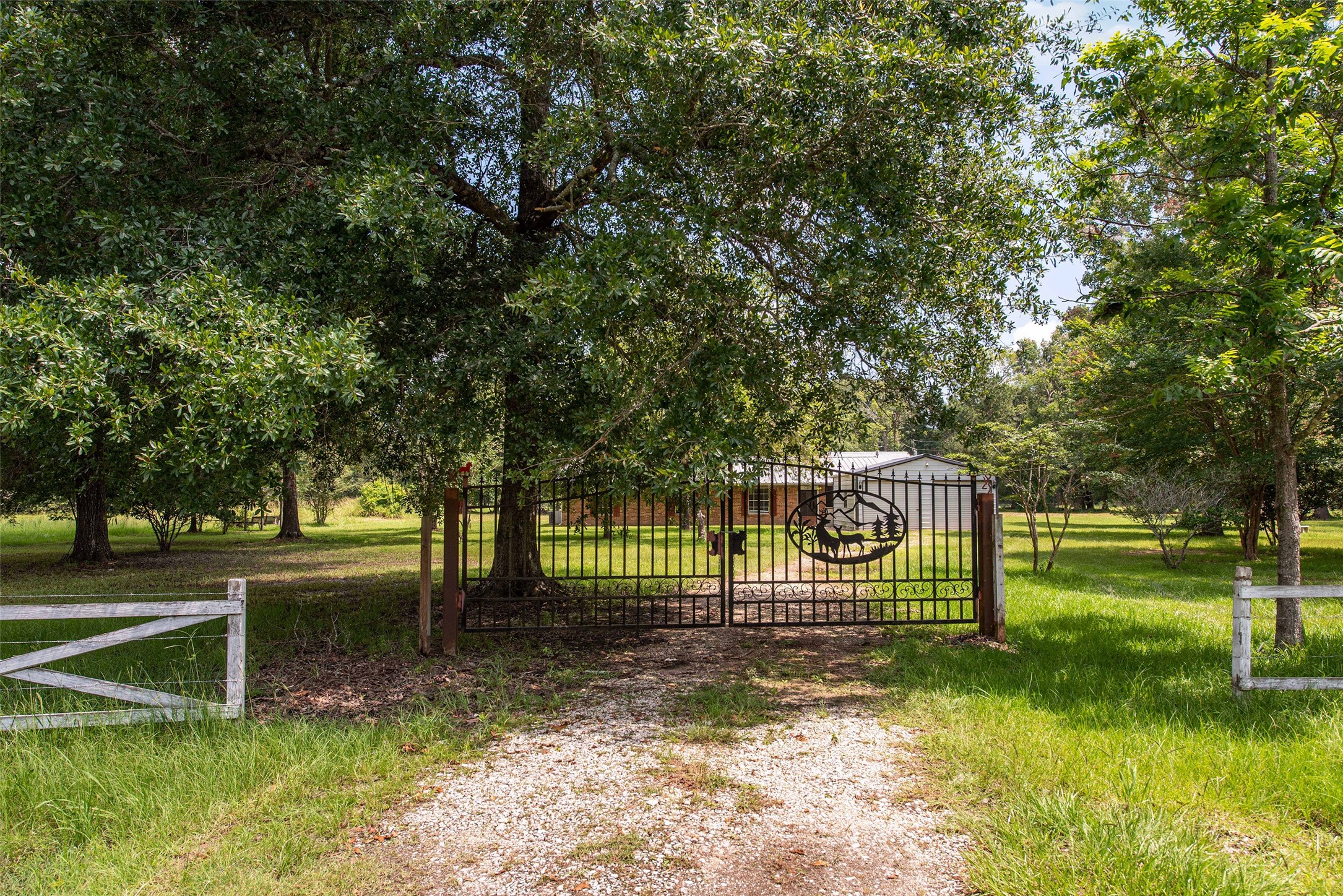 1203 County Road 2222 Cleveland TX 77327